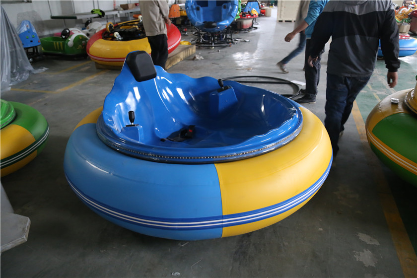Adult Bumper Boat Available in Fwu-long